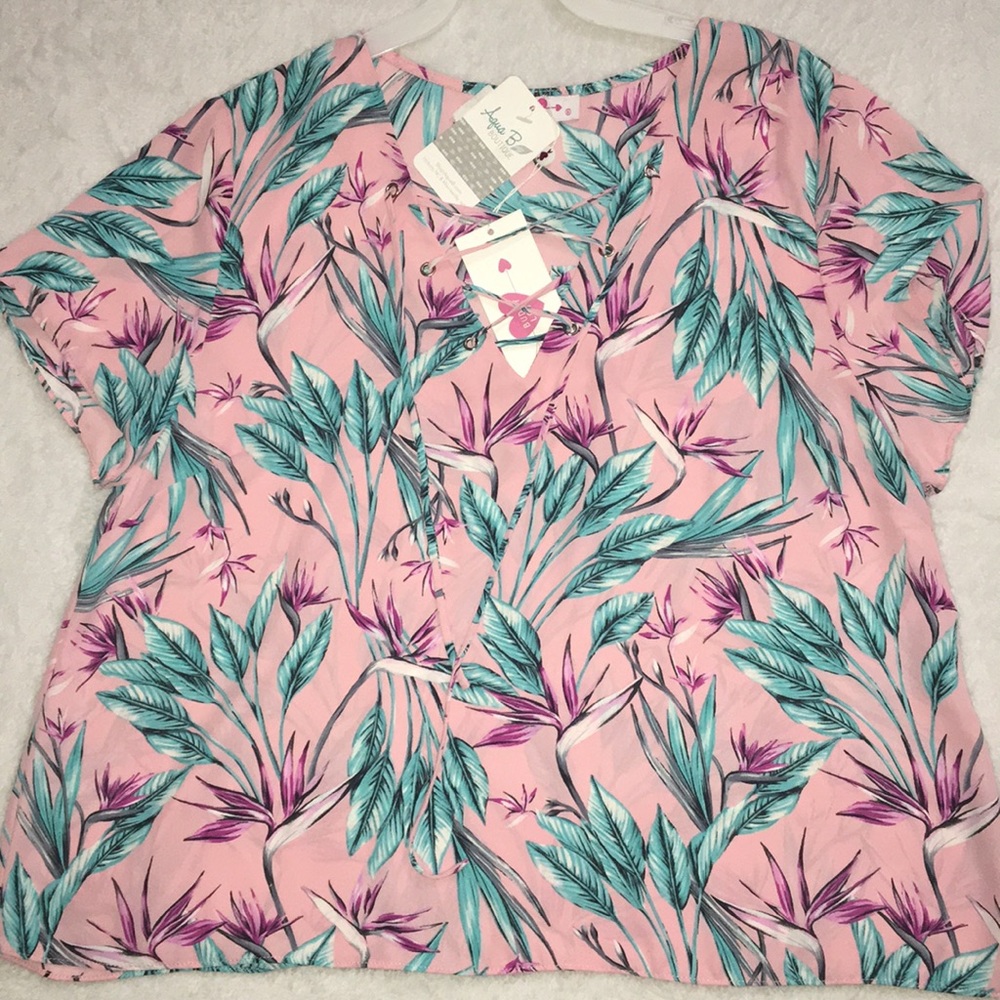 Short sleeved blouse